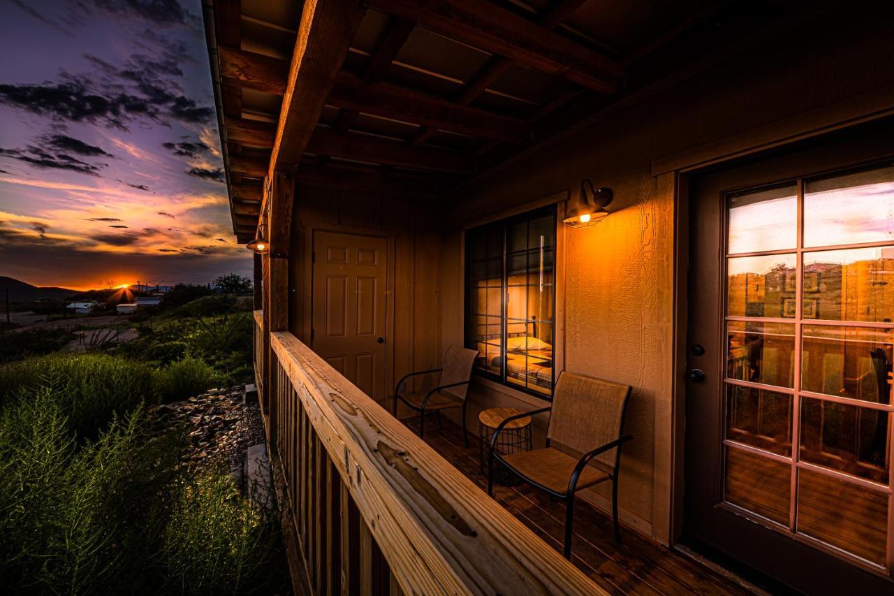 -Pet Friendly- Miners Cabin #5 -Two Double Beds - Private Balcony Tombstone Εξωτερικό φωτογραφία