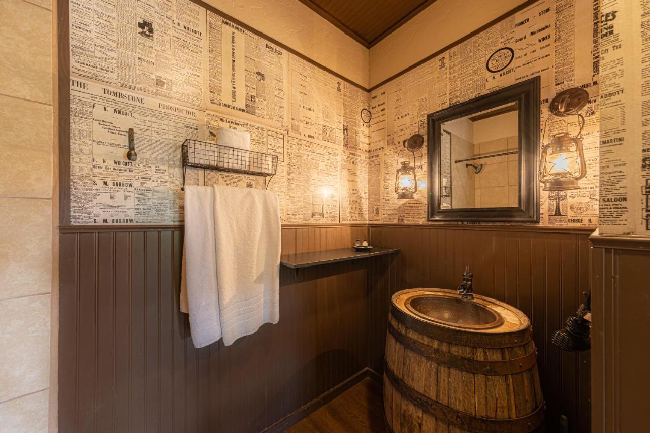 -Pet Friendly- Miners Cabin #5 -Two Double Beds - Private Balcony Tombstone Εξωτερικό φωτογραφία