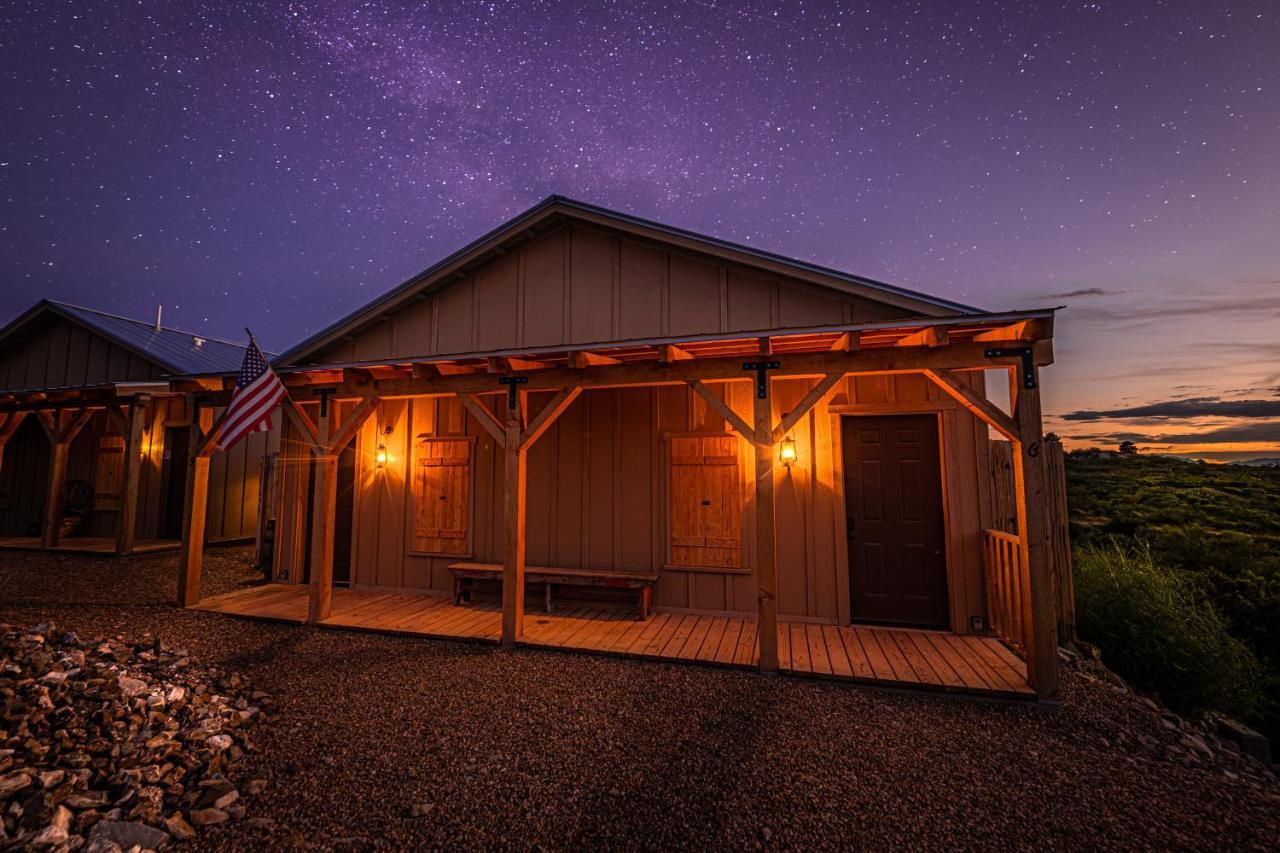 -Pet Friendly- Miners Cabin #5 -Two Double Beds - Private Balcony Tombstone Εξωτερικό φωτογραφία