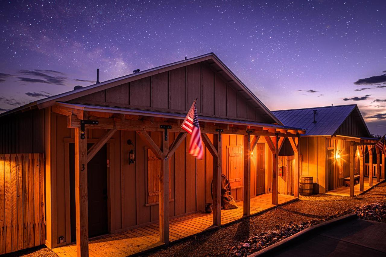-Pet Friendly- Miners Cabin #5 -Two Double Beds - Private Balcony Tombstone Εξωτερικό φωτογραφία