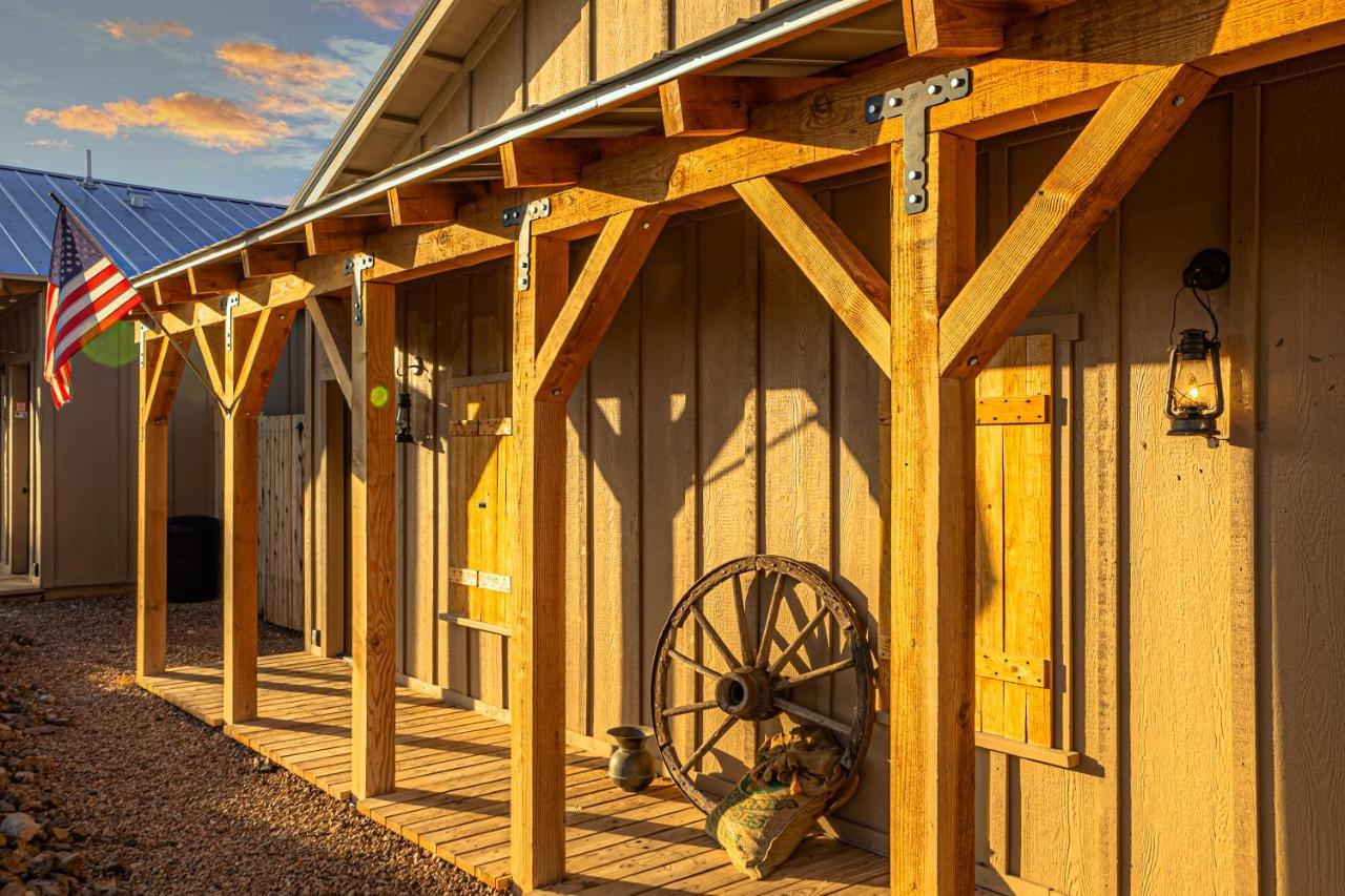 -Pet Friendly- Miners Cabin #5 -Two Double Beds - Private Balcony Tombstone Εξωτερικό φωτογραφία